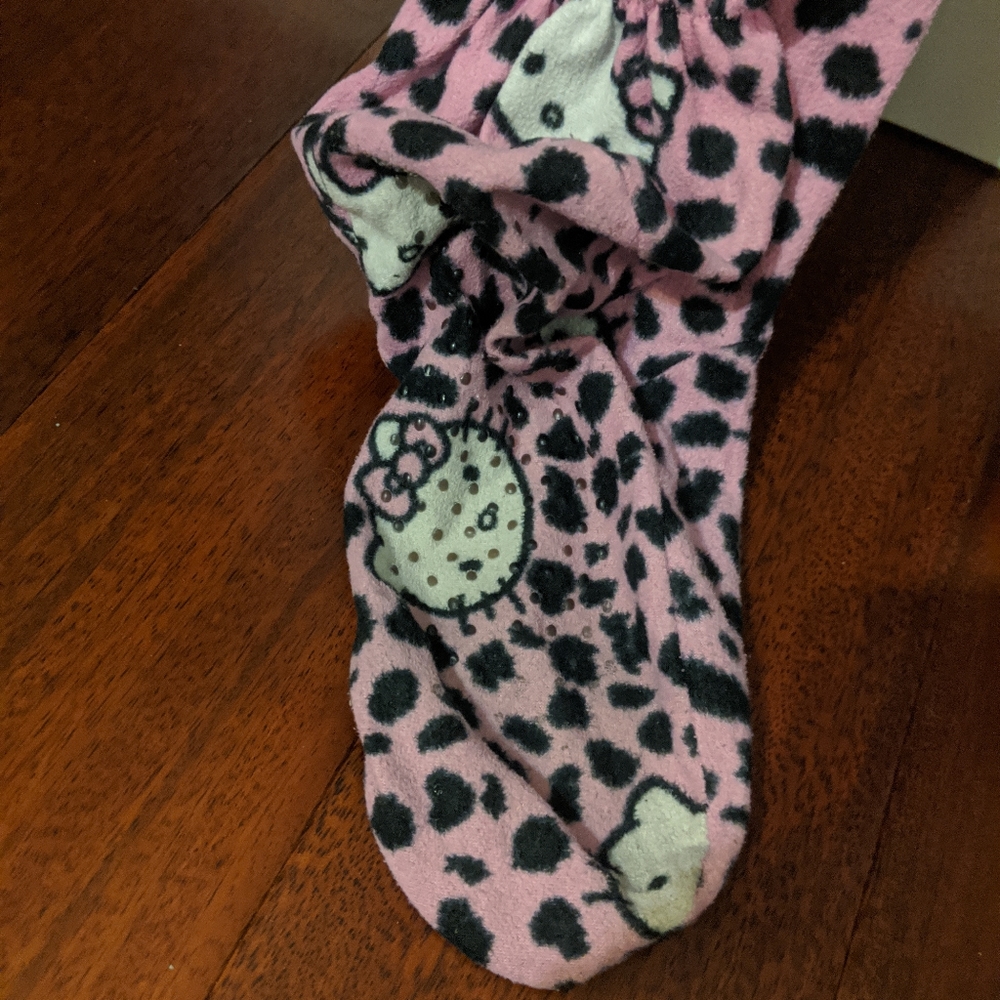 Hello Kitty Full-Length Onesie - Picture 3 of 5